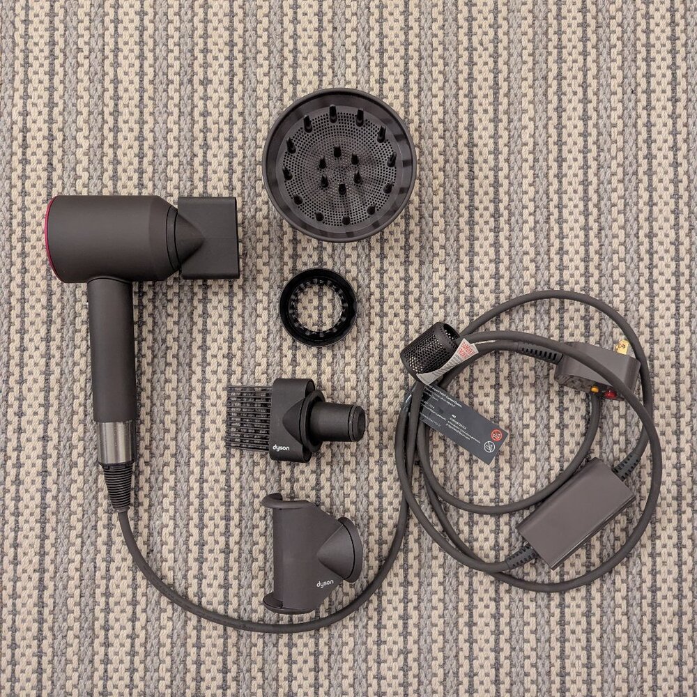 Dyson Supersonic Hairdryer in Iron/Fuchsia with Attachments